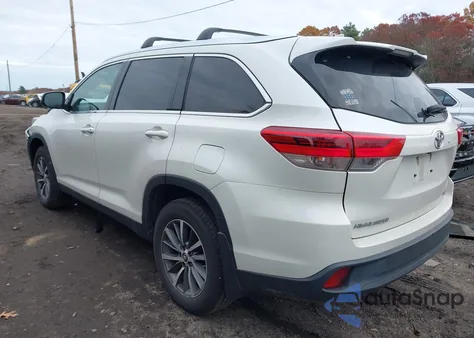 2019 Toyota Highlander Xle from USA, damaged, VIN 5TDJZRFH0KS938060